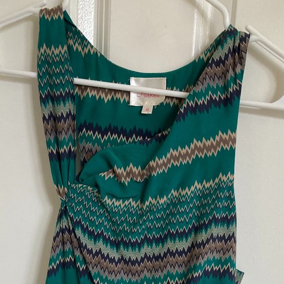 100% Silk asymmetrical Green Patterned Mini-Dress - Picture 3 of 4